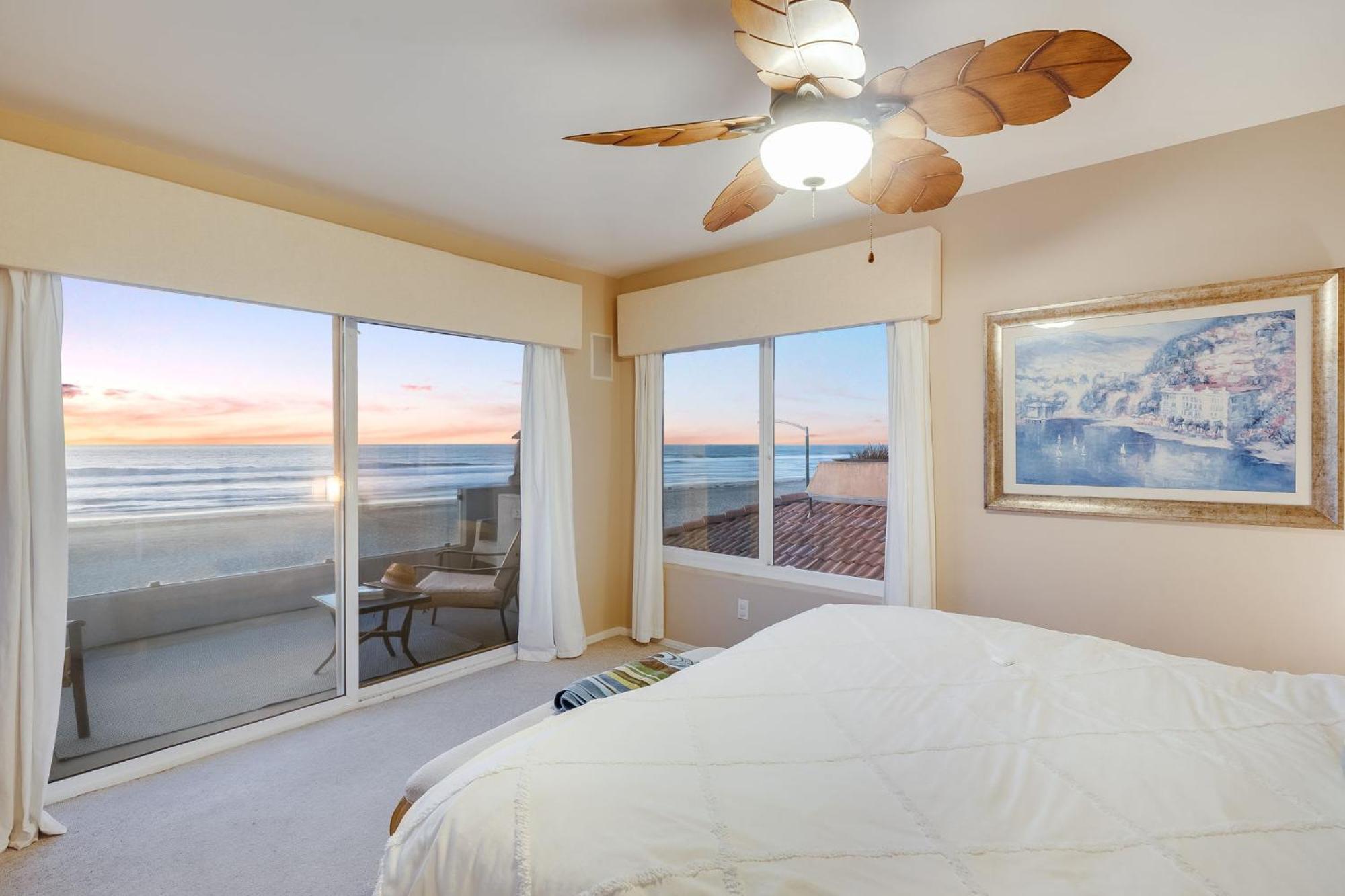 Navigate Front Row To Paradise Holiday home San Diego